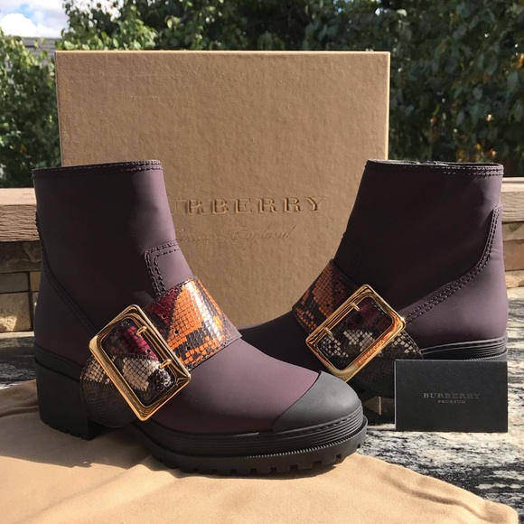 Burberry Whitchester Buckle Dark Claret SZ40.5 NWT - Picture 2 of 6